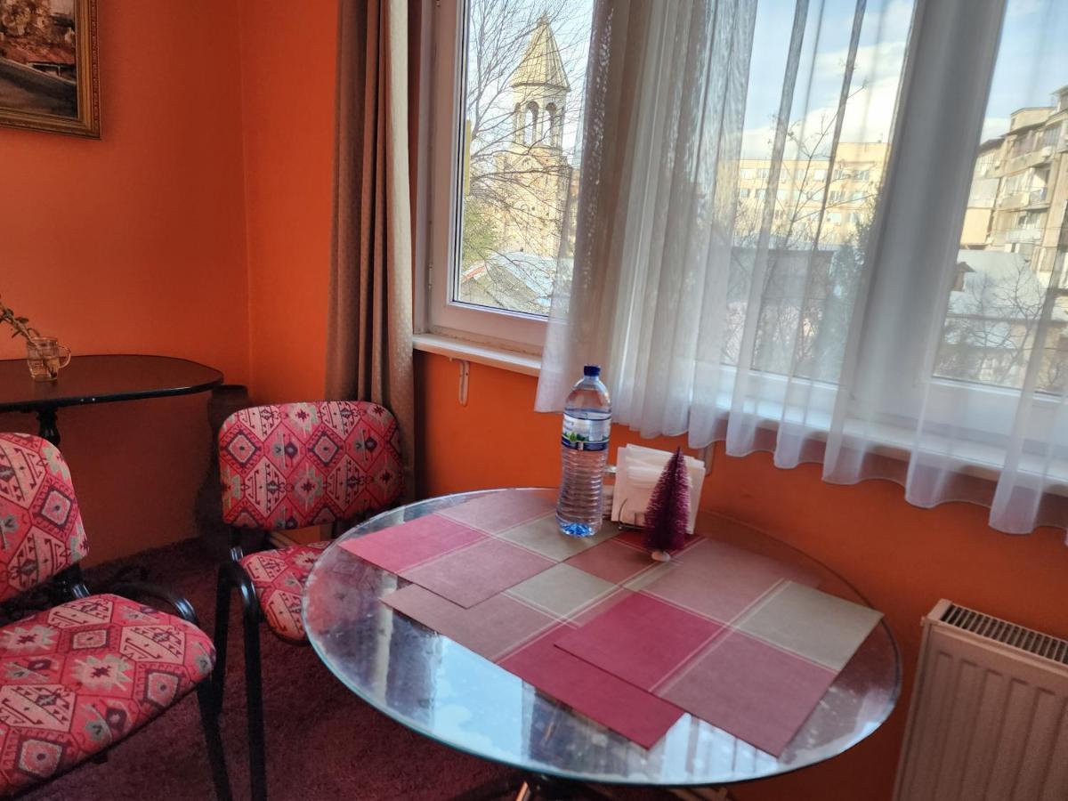 10 Baratashvili St Tbilisi Bagian luar foto
